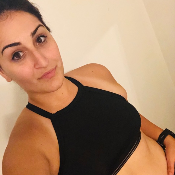 Meet your Posher, Stephanie - Picture 1 of 1